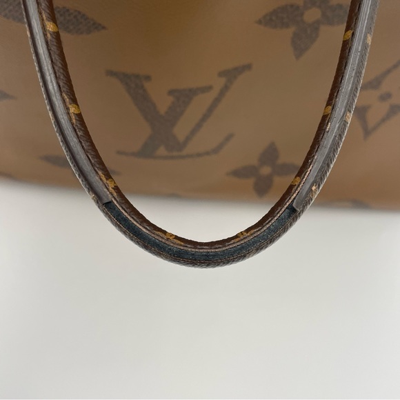 (SOLD) Louis Vuitton Reverse Monogram OntheGo GM Tote (TJ4260) - Picture 13 of 15